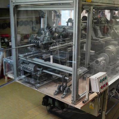 Počítačem řízená bruska nerez profilů